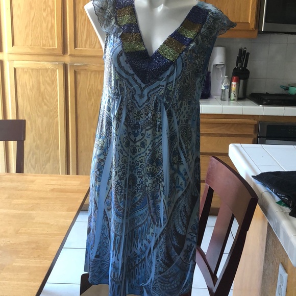 Pretty blue dress, lots of designs, beaded front - Picture 6 of 6